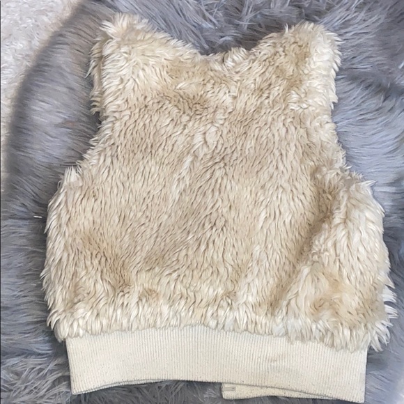 DIVIDED H&M Faux fur vest - Picture 3 of 5